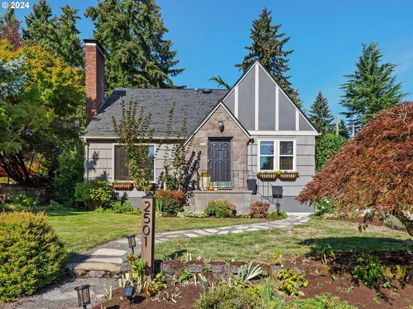 2501 SW Troy St, Portland, OR 97219