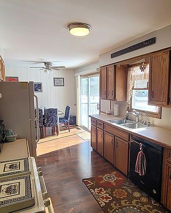 5th image of 13406 Vergennes St SE