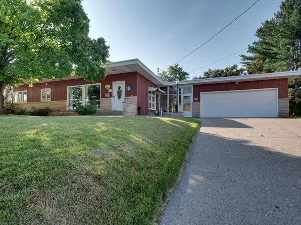2320 Washington St, Quincy, IL 62301