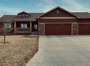 507 Tanglewood Dr, Dodge City, KS 67801