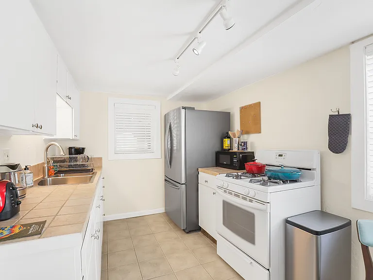 1164 Raymond Ave — Photo 57