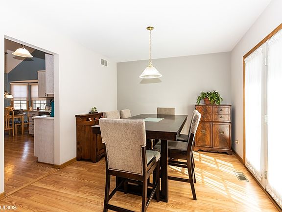 5th image of 8433 Sandalwood Ct