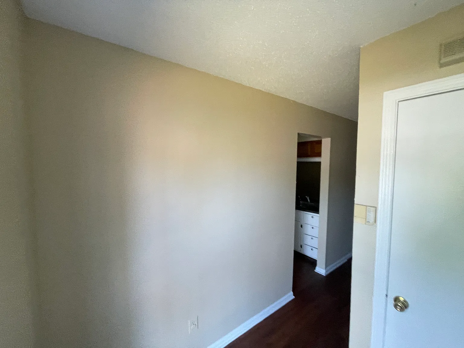 2 bed, 1.5 bath, 1056 sqft, $1,195 — Photo 3