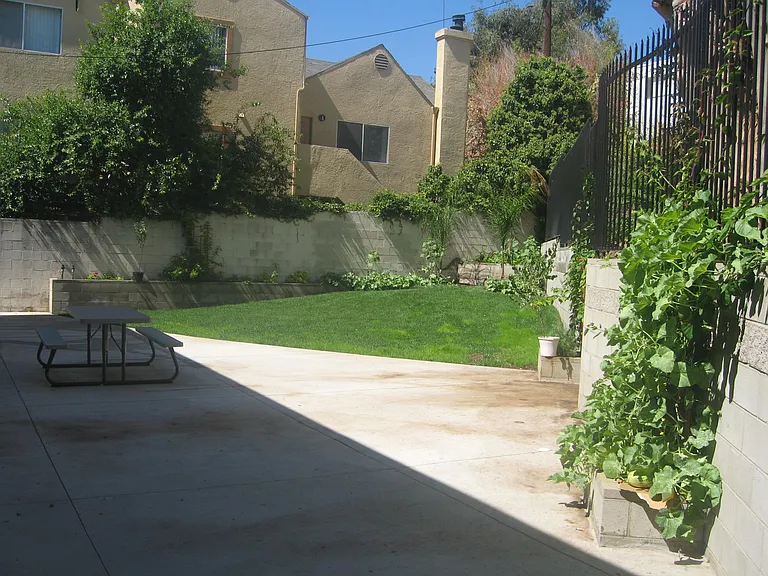 2741 Piedmont Ave #9 — Photo 2