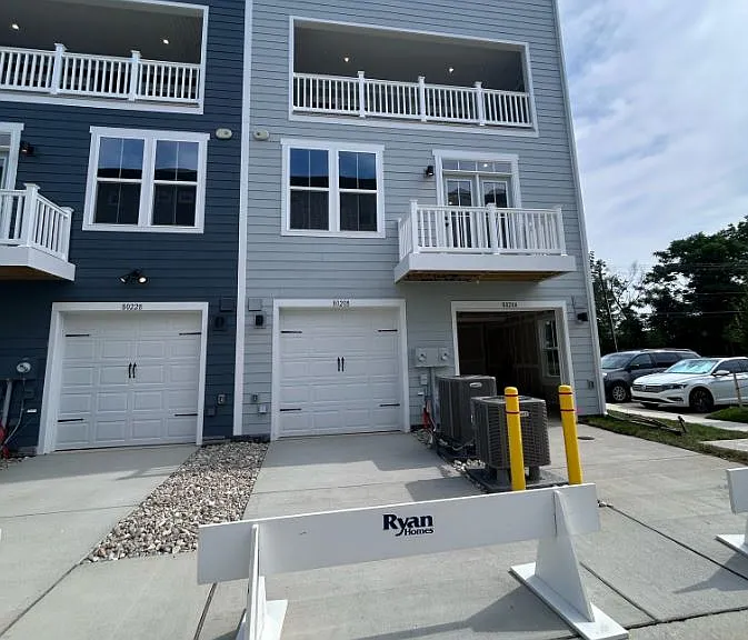 8020 Lake Laurel Ln #B — Photo 24