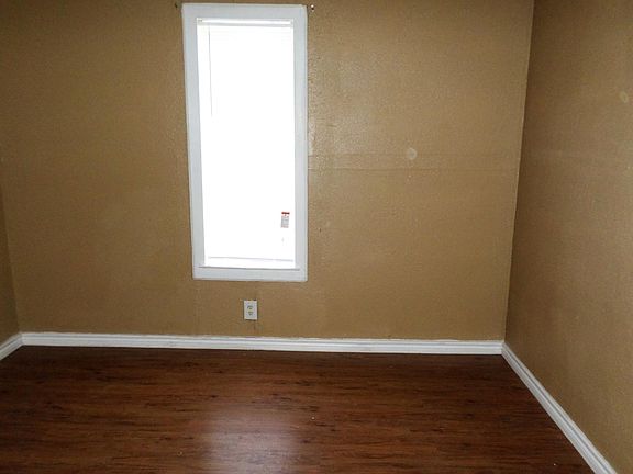 3rd image of 1016 Sunglo Dr APT 2