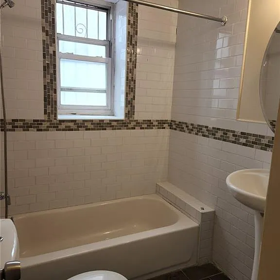 2181 Strauss St #1R — Photo 8