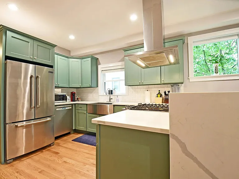 8 Greenleaf Ave #1 — Photo 20