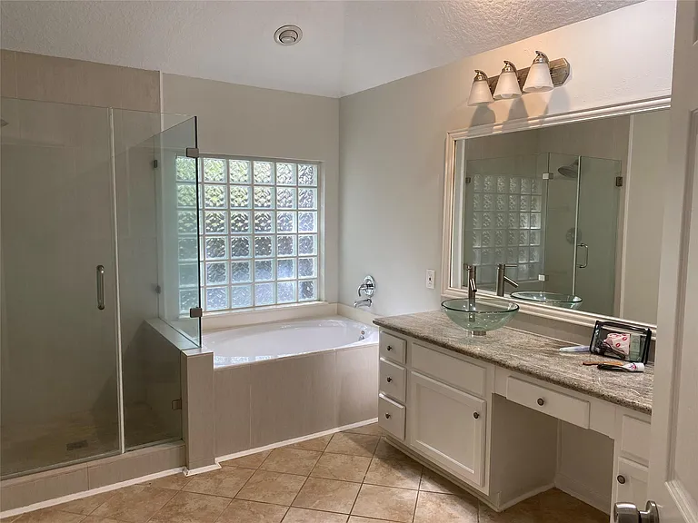 35 Barn Lantern Pl — Photo 4
