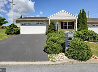 703 Fir Spring Dr, Waynesboro, PA 17268