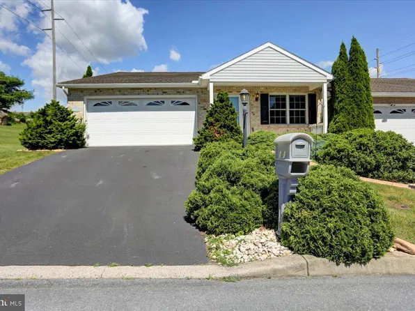 703 Fir Spring Dr, Waynesboro, PA 17268