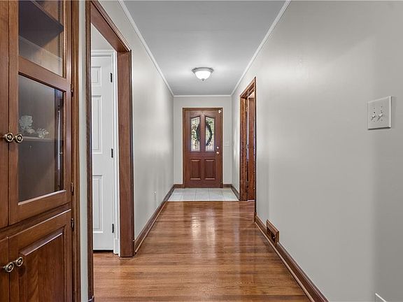 2nd image of 513 NE Balboa Ave