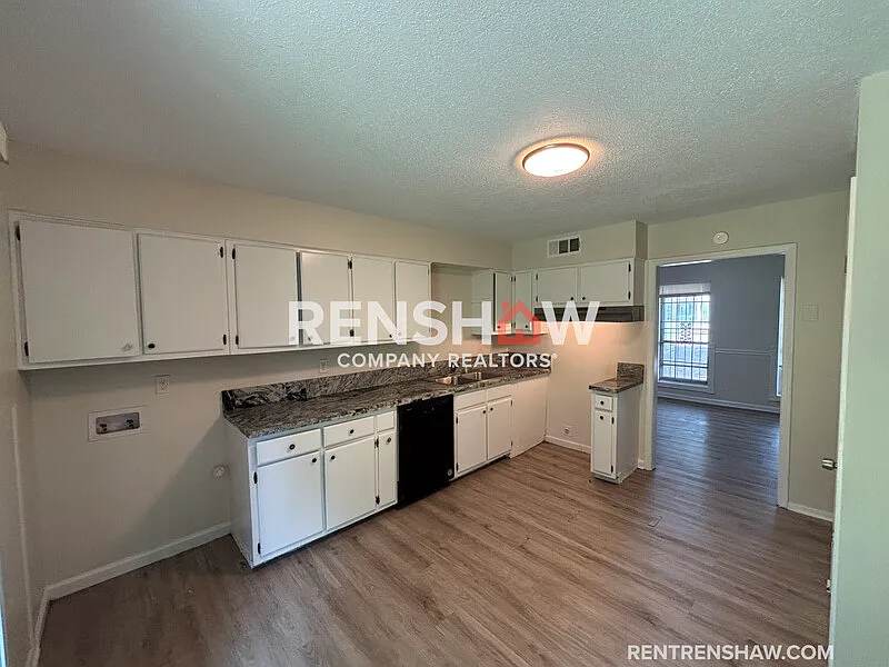 4 bed, 1.5 bath, 1172 sqft, $1,200 — Photo 4