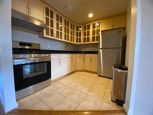 Rented by Rentiko Inc | media 13