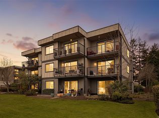 2427 Amherst Ave #304, Sidney, BC