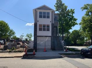 226 Hunterdon St, Newark, NJ 07103