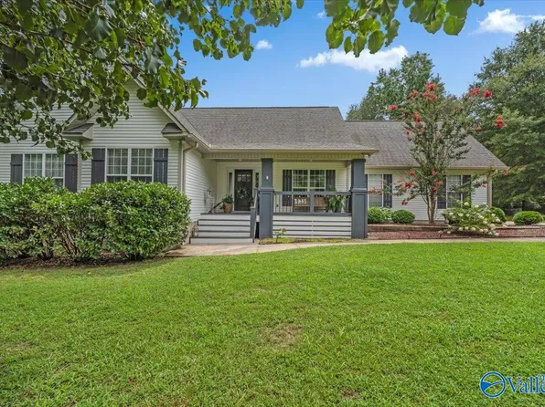 231 Carlin St, Albertville, AL 35951