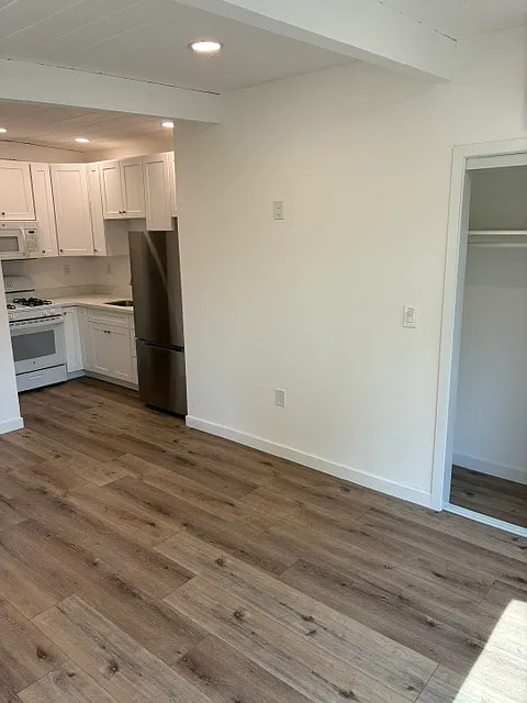Studio, 250 sqft, $2,000 — Photo 2
