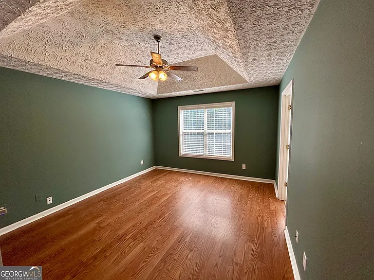 1061 Athena Ct — Photo 14