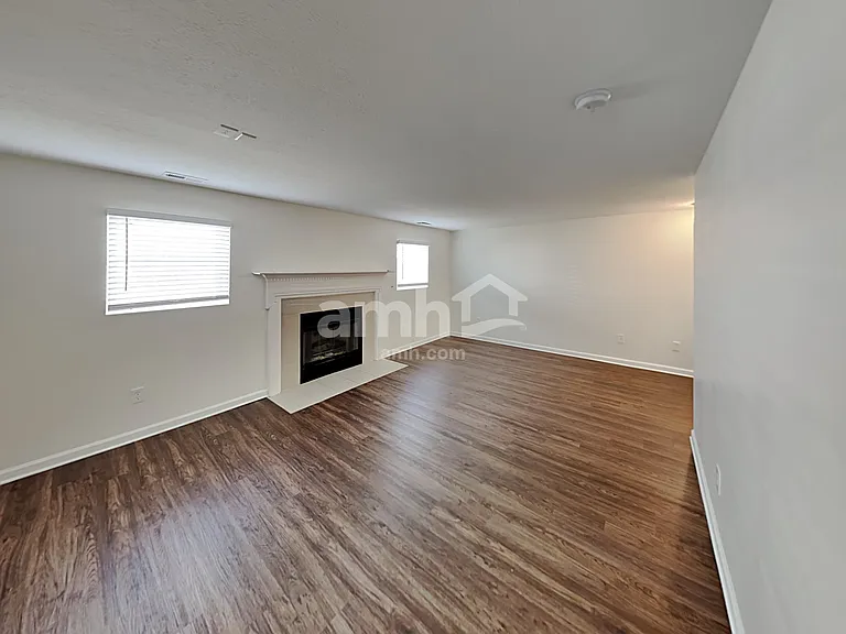 5545 Stevens Dr — Photo 7