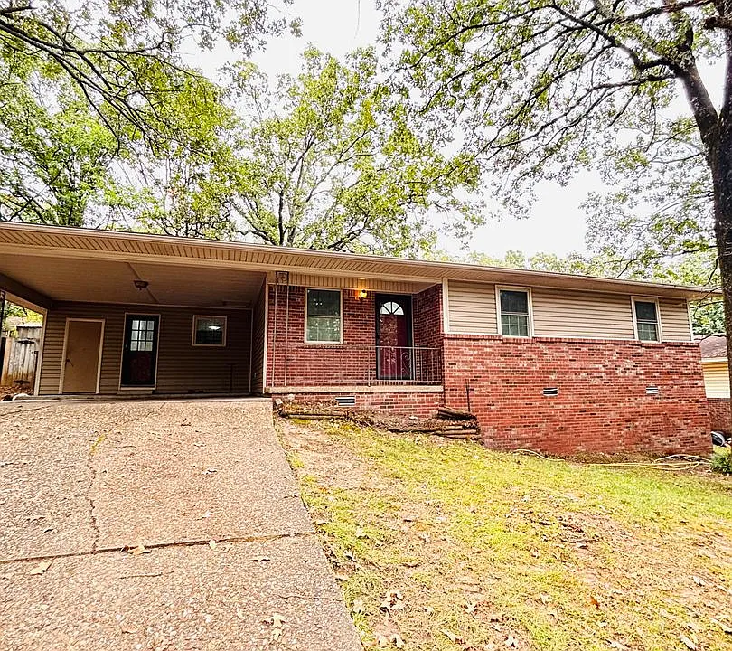 516 Green Oak Dr