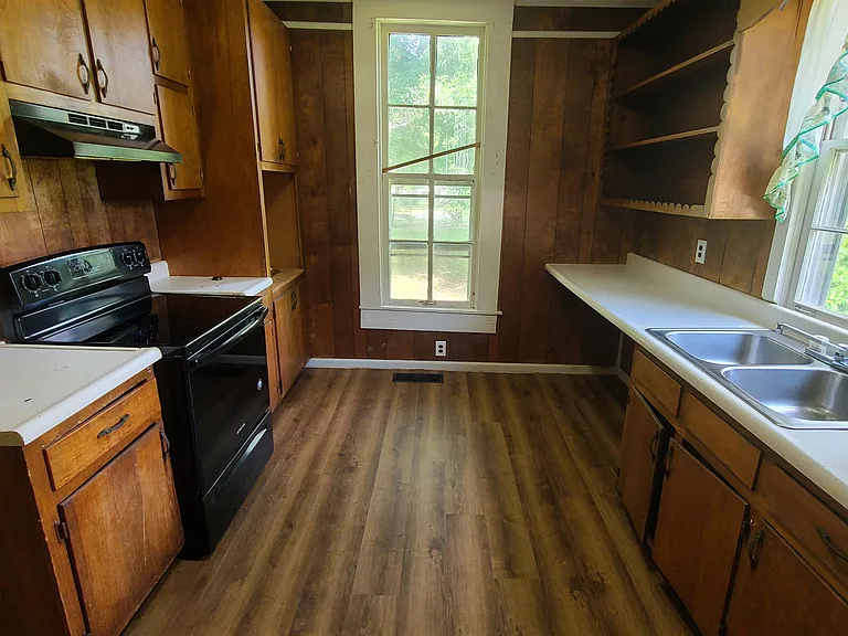 776 Macon Ave — Photo 4