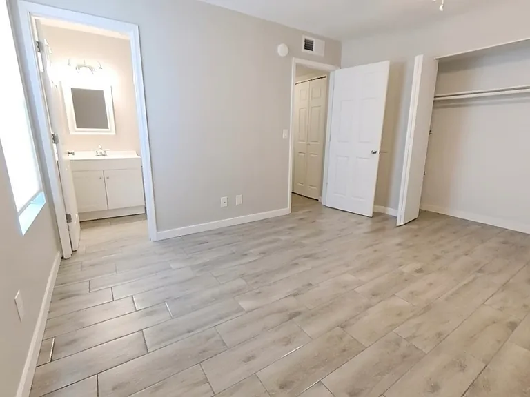 2737 N Salem #101 — Photo 10