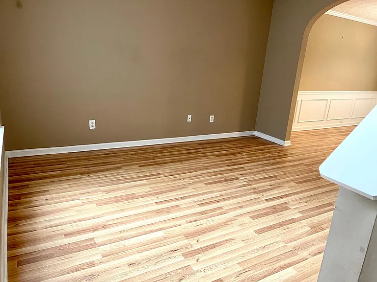 2820 Northcliff Dr — Photo 6