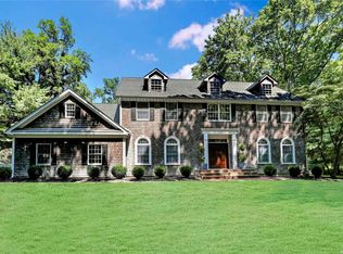 120 Mount Grey Rd, Setauket, NY 11733