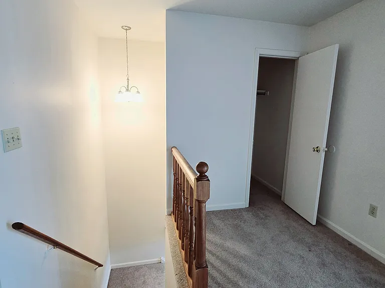 1 Bedroom Upstairs Entrance