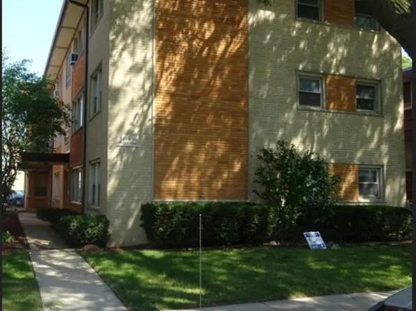 5446 W Gale St APT 1C, Chicago, IL 60630