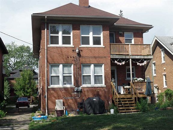 3rd image of 1074 Maryland St