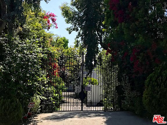 2nd image of 137 S Burlingame Ave