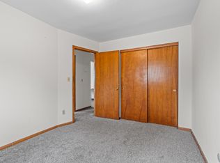 424 English St APT 101, Saint Paul, MN 55106