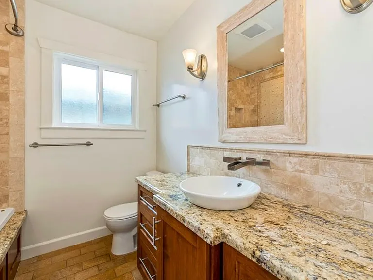 4759 Hackett Ave — Photo 9