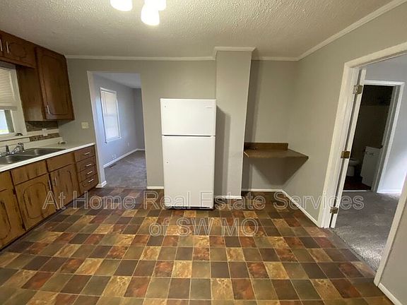 5th image of 2136 W Phelps St