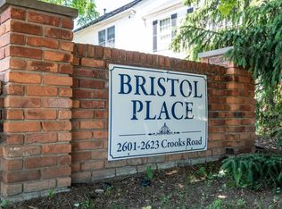 2601-2623 S Crooks Rd #2615, Royal Oak, MI 48073