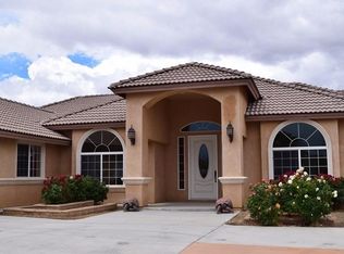 8124 Aster Rd, Oak Hills, CA 92344