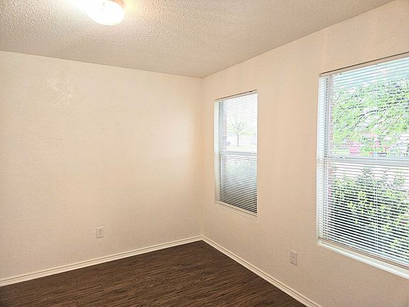 4th image of 821 Flamingo Dr