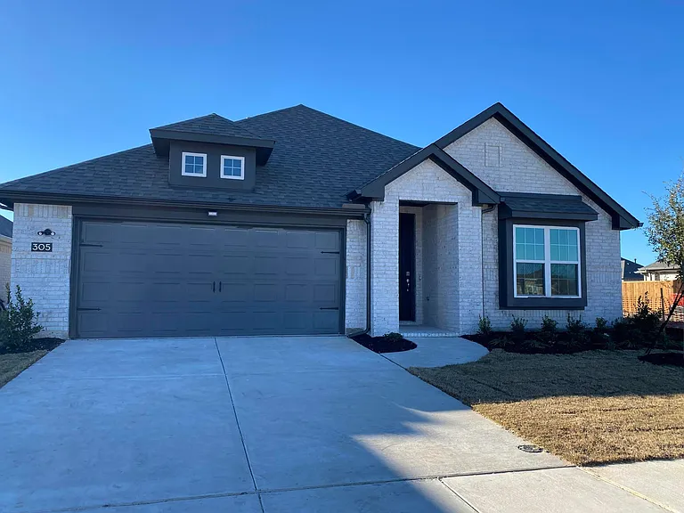305 Tartane Dr — Photo 1