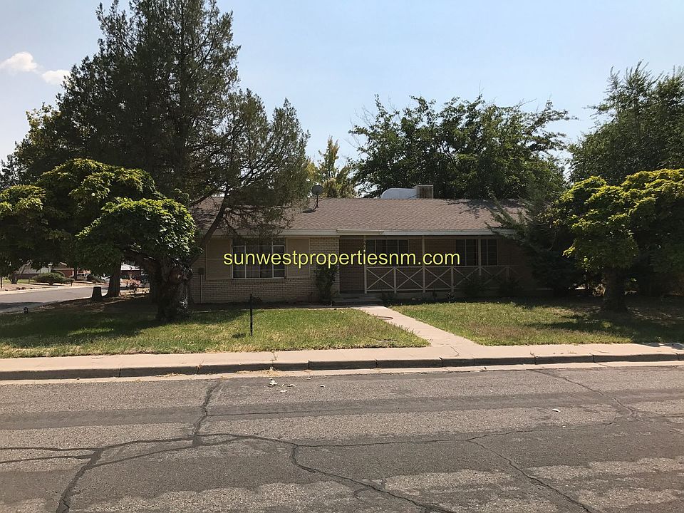 1st image of 2704 Mesa Dr