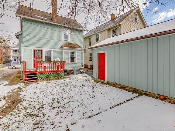 5th image of 1386 Lakewood Ave