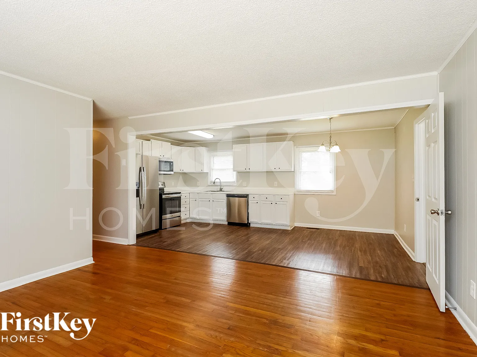 3 bed, 1.5 bath, 1306 sqft, $1,850 — Photo 4