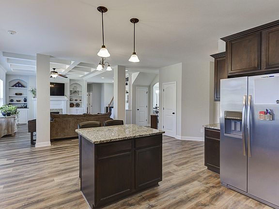 4th image of 527 Dickson Hill Cir