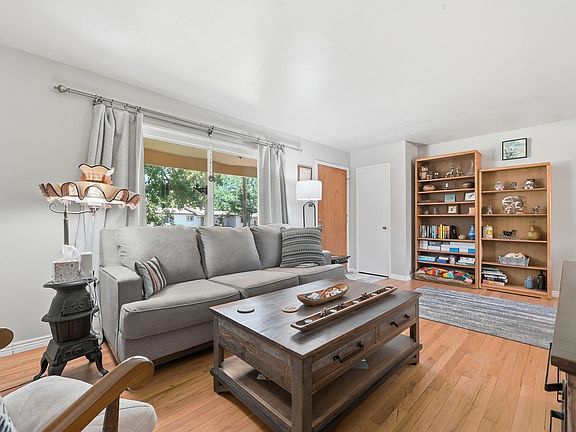4th image of 1234 Bonito Ave