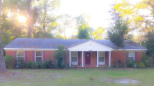 1st image of 2404 Meadowbrook Dr