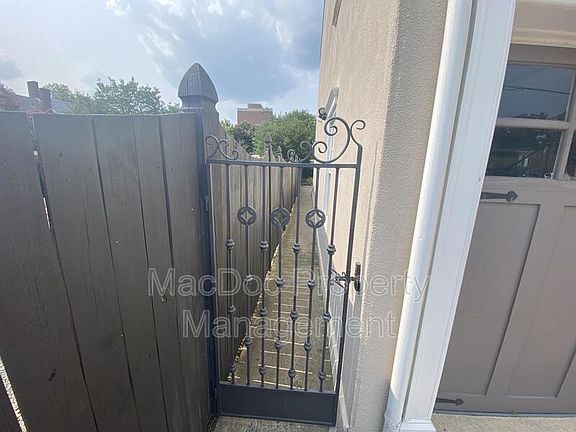 4th image of 109 Lafayette Blvd