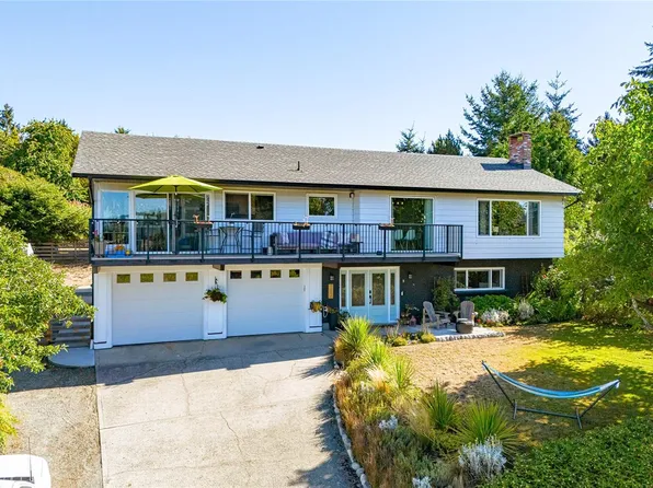 1854 Mount Newton Cross Rd, Central Saanich, BC V8M 1L1