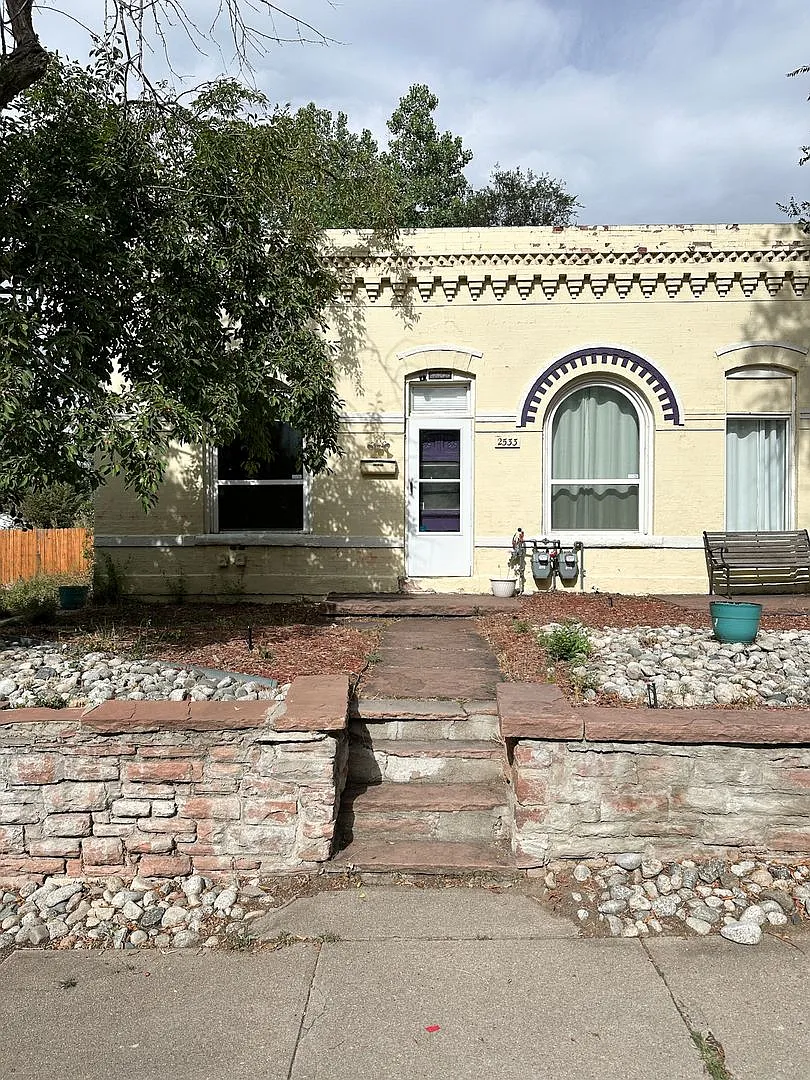 Adorable Sloan's Half Duplex — Photo 2