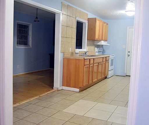 3rd image of 1706 Powatan St